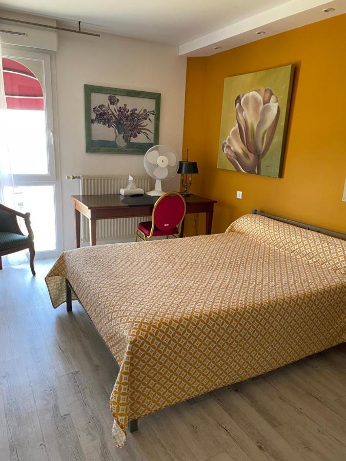 L'Abribis Hotell Firminy Eksteriør bilde