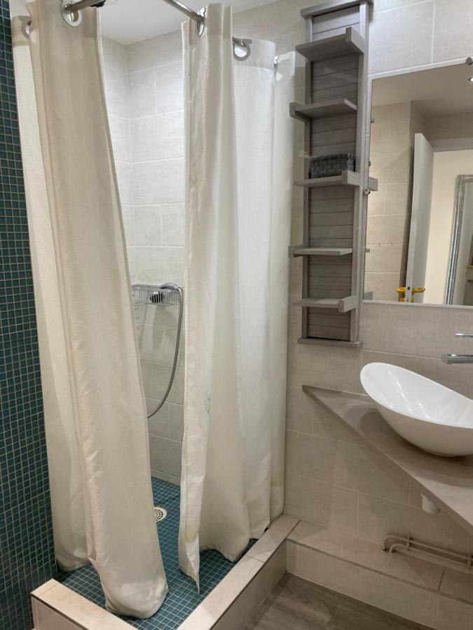 L'Abribis Hotell Firminy Eksteriør bilde