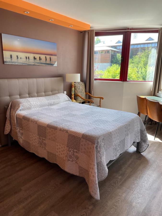 L'Abribis Hotell Firminy Eksteriør bilde