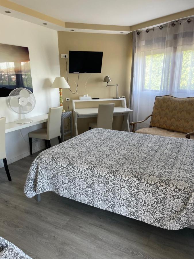 L'Abribis Hotell Firminy Eksteriør bilde