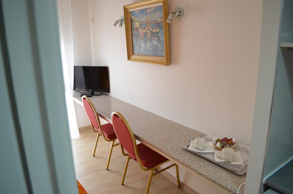 L'Abribis Hotell Firminy Rom bilde